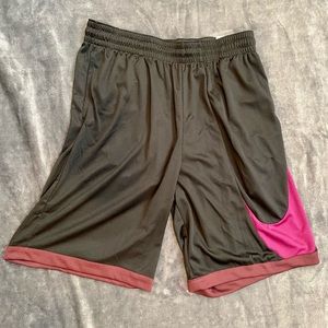 Nike Dri Fit Basketball Shorts. Black. Large. Loose Fit, At Knee. NWT